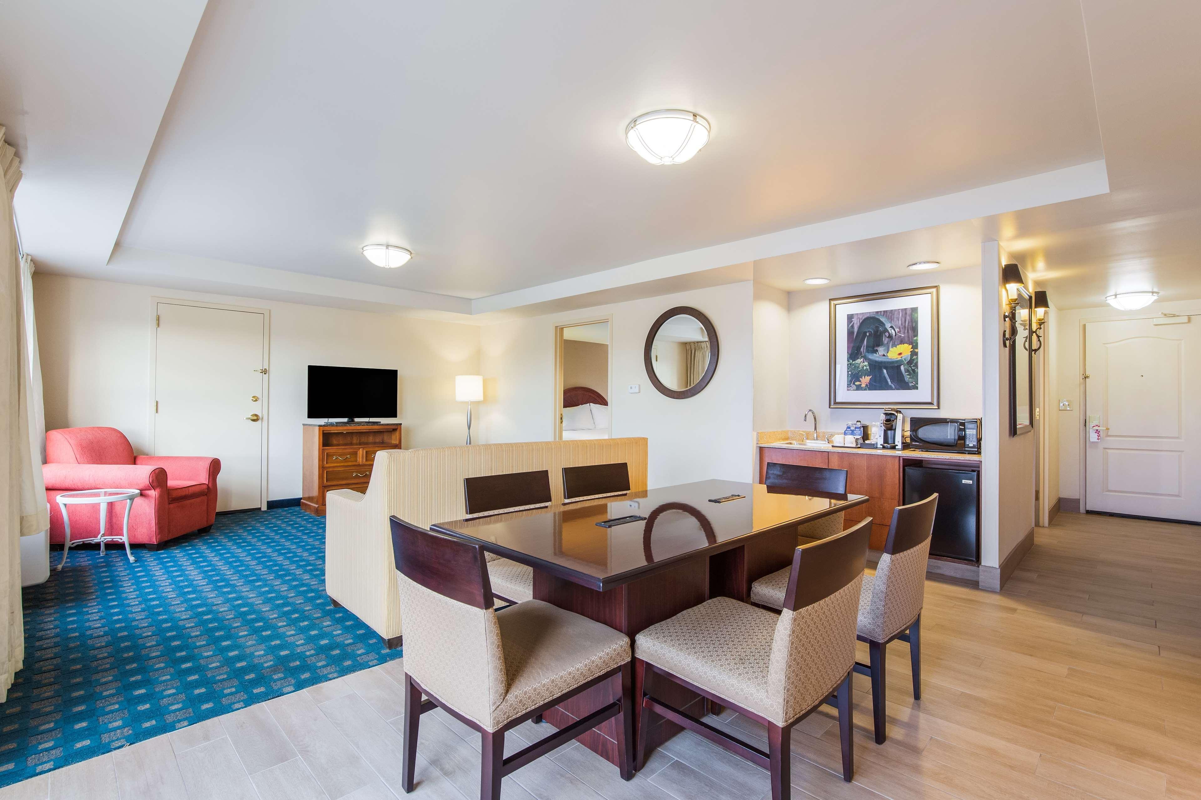 Hilton Garden Inn Suffolk Riverfront Екстер'єр фото