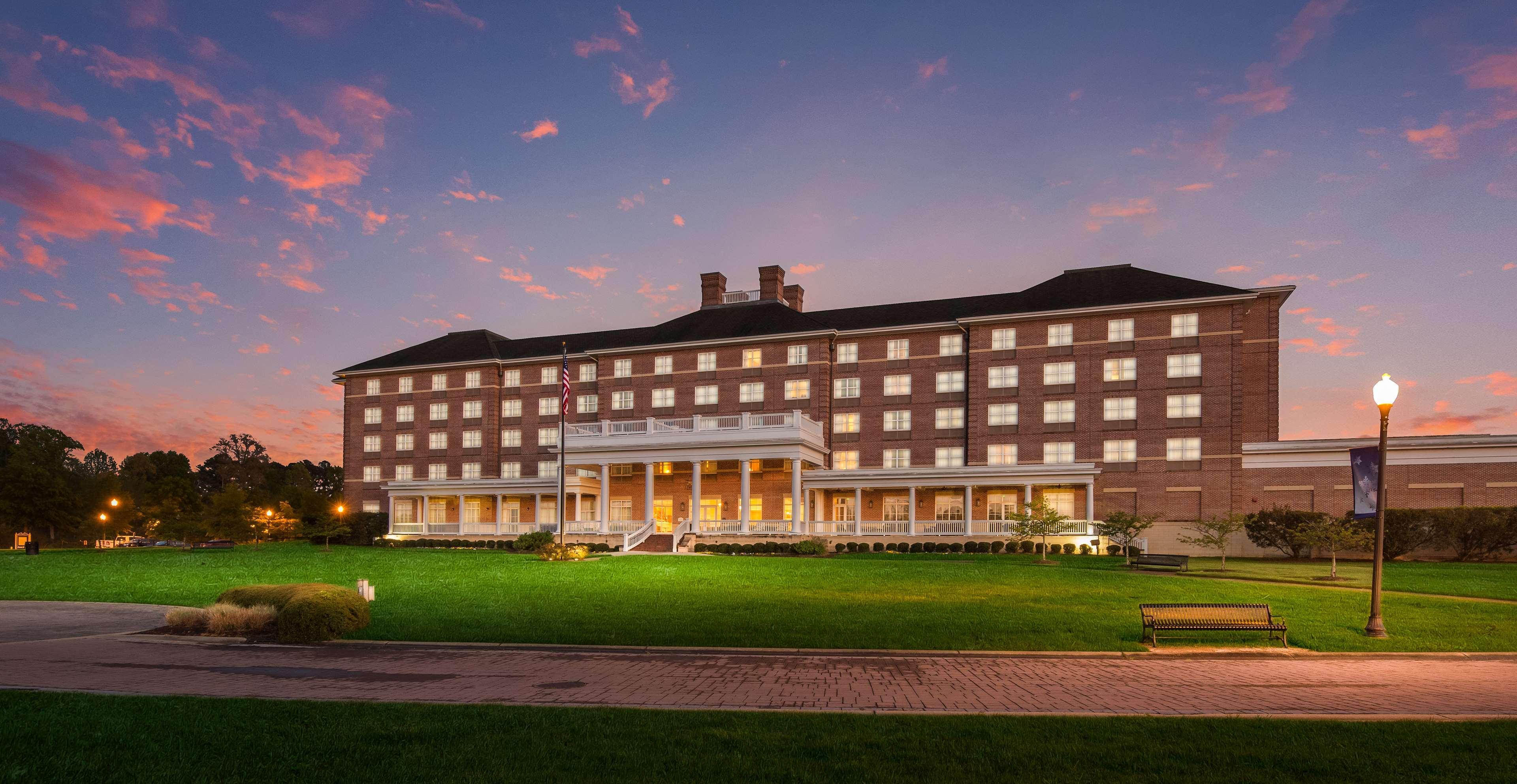 Hilton Garden Inn Suffolk Riverfront Екстер'єр фото