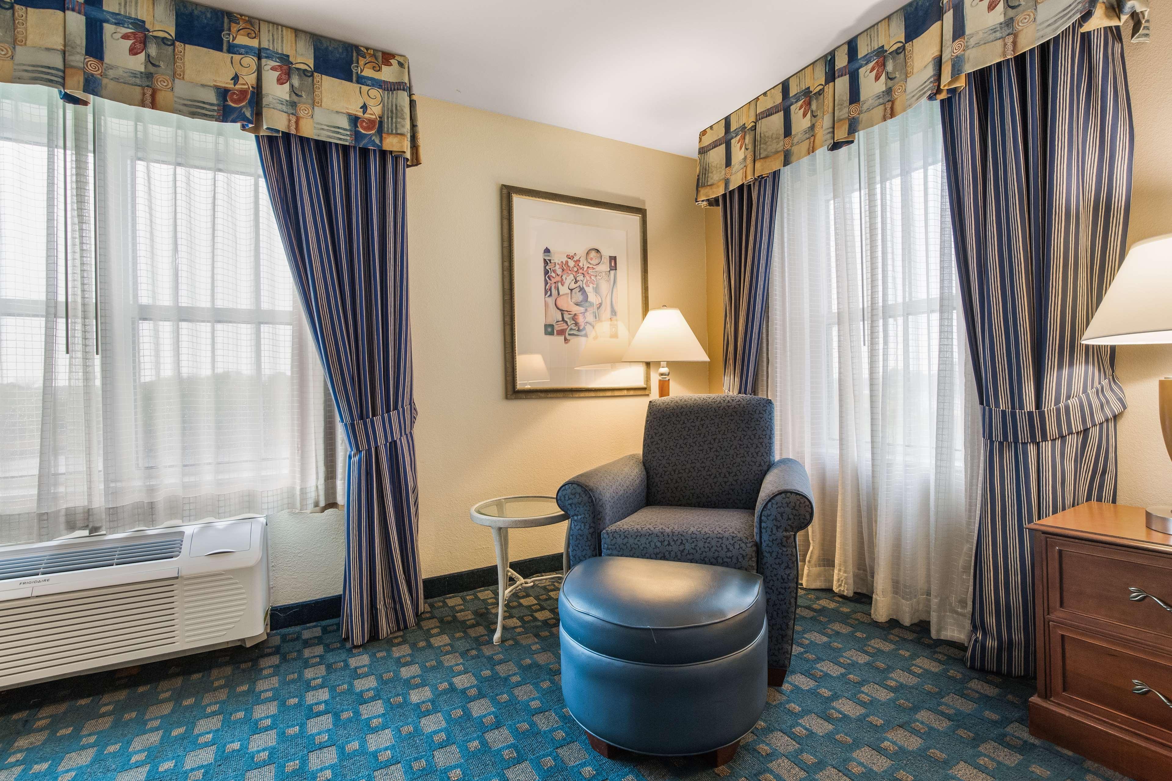 Hilton Garden Inn Suffolk Riverfront Екстер'єр фото
