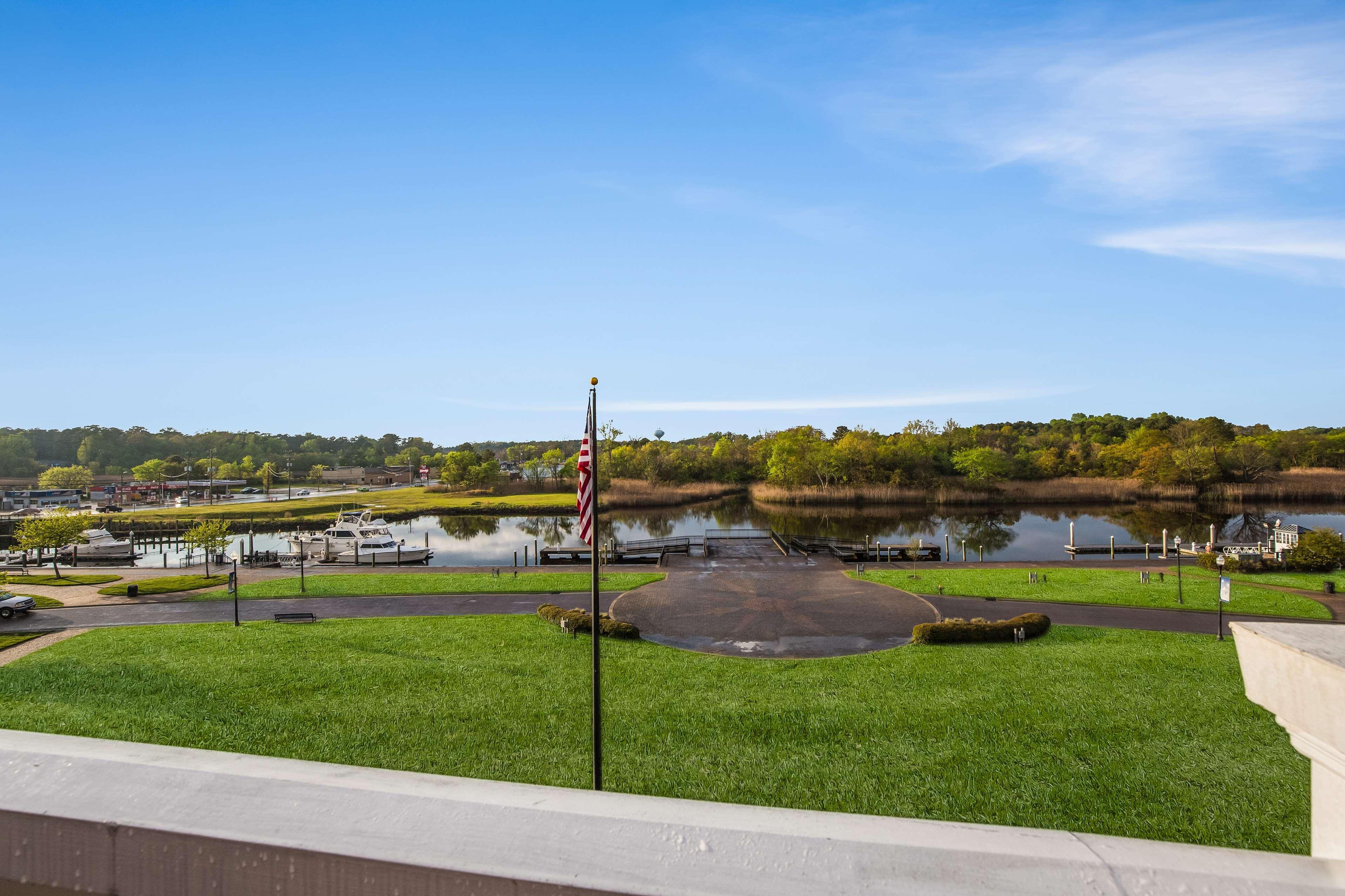 Hilton Garden Inn Suffolk Riverfront Екстер'єр фото