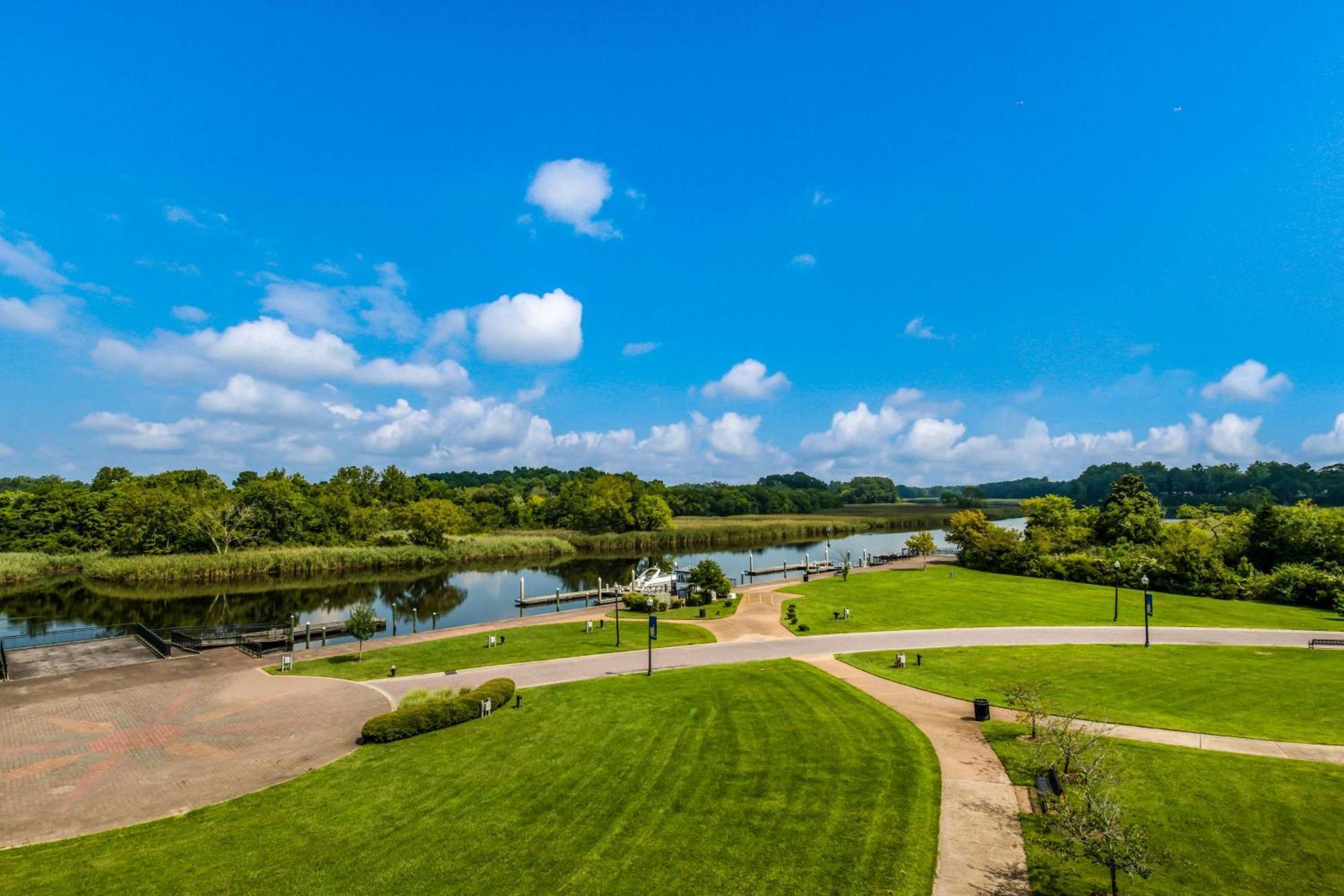 Hilton Garden Inn Suffolk Riverfront Екстер'єр фото