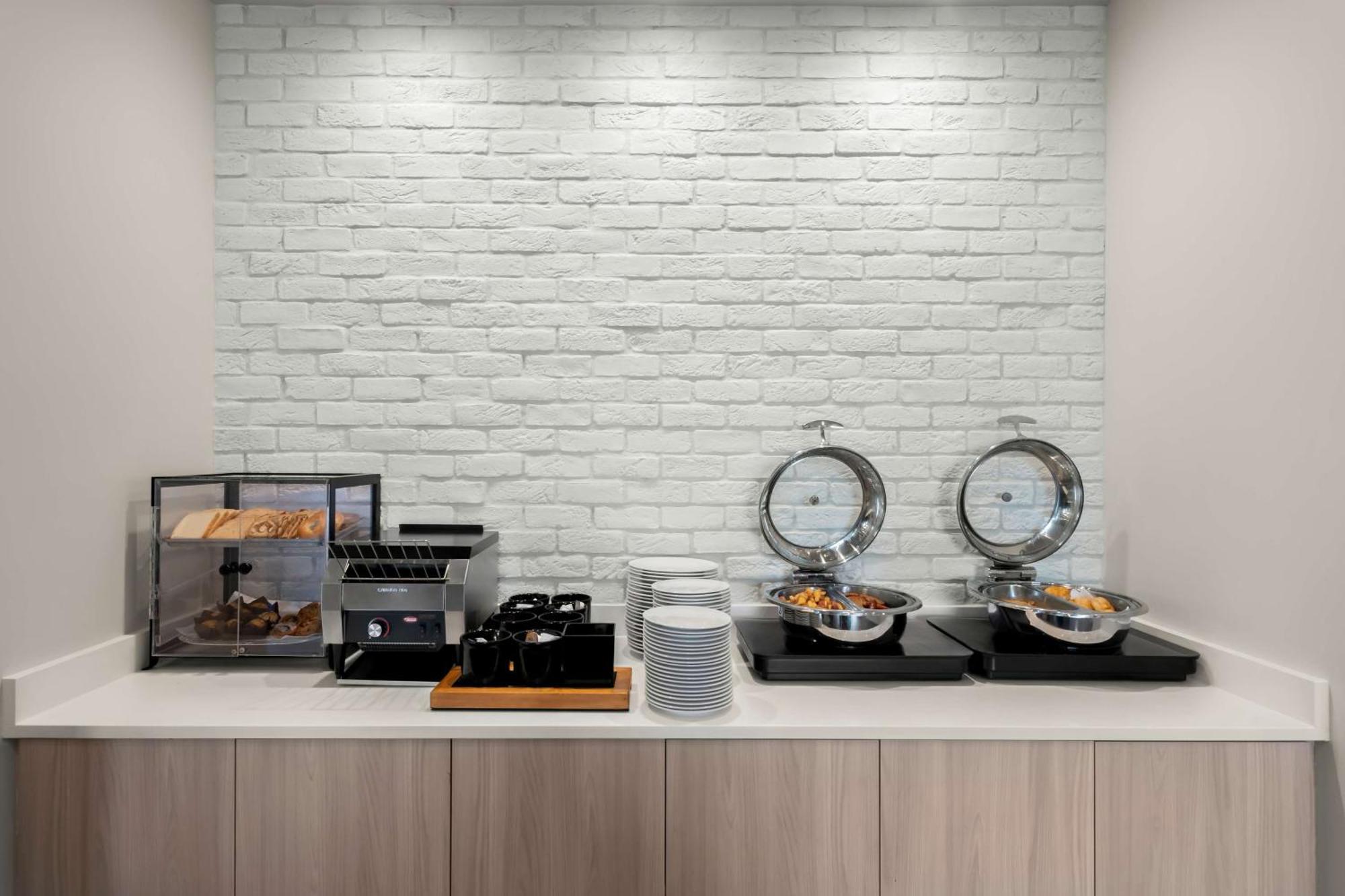 Hilton Garden Inn Suffolk Riverfront Екстер'єр фото